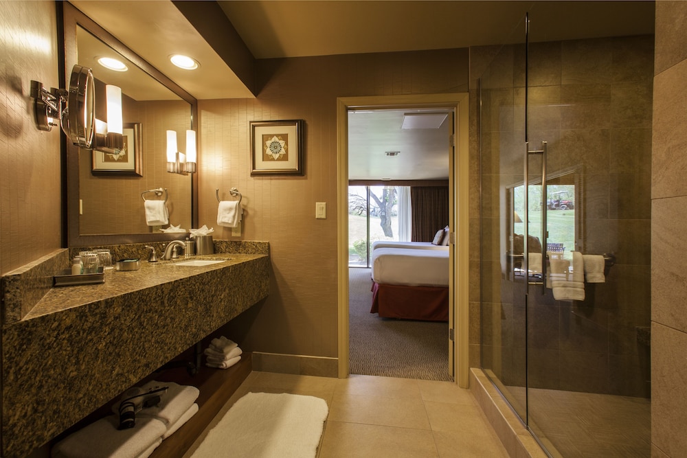 Ventana Canyon Club and Lodge 6/53
