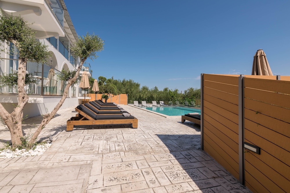 Litore Luxury Living 46/50