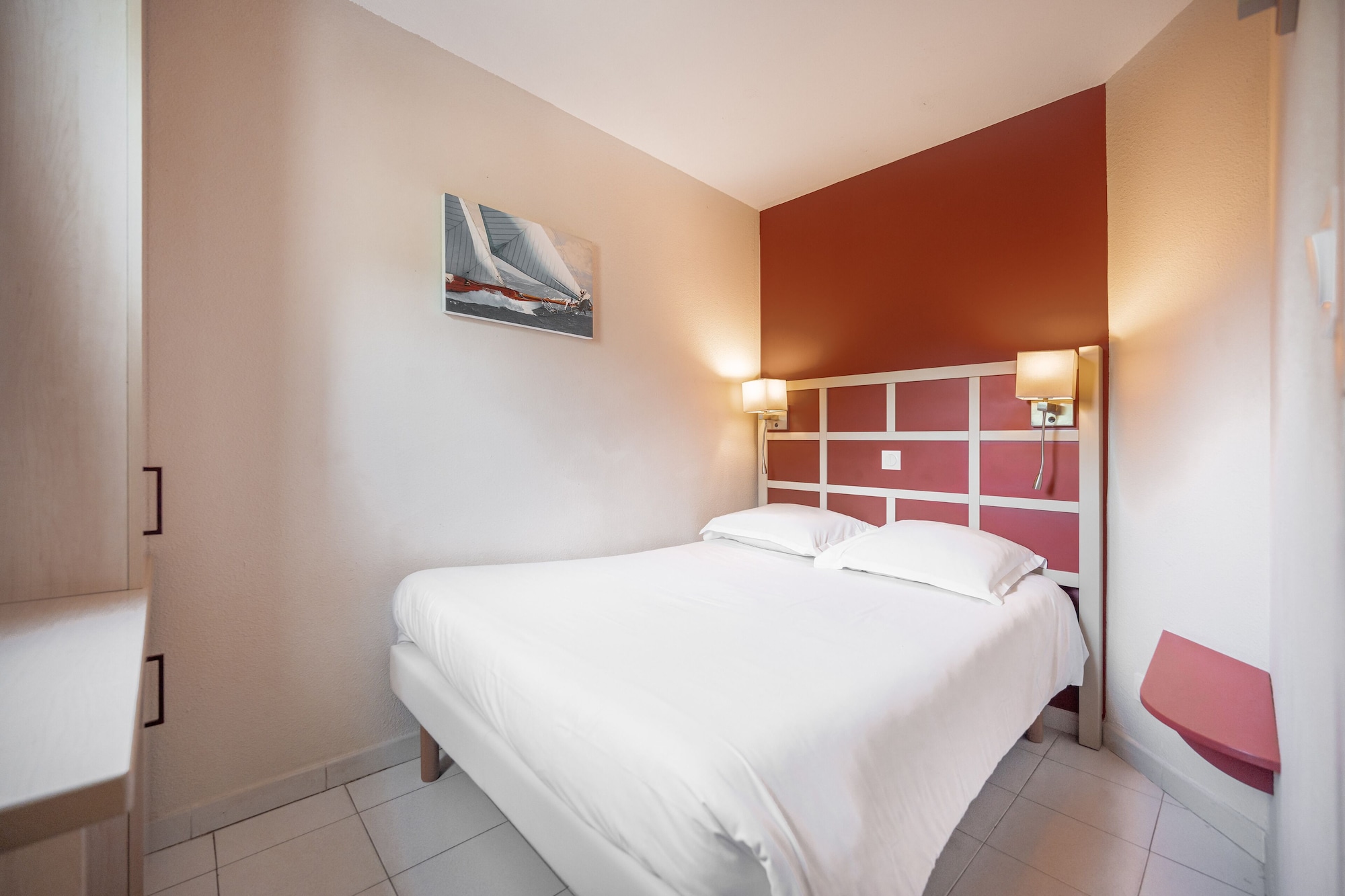 1 Bedroom, Renovated, Apartment, Double Bed, 2 Sofa, Balcony or Terrace، PIERRE & VACANCES RESIDENCE L'ANSE DE PRAMOUSQUIER 2/4