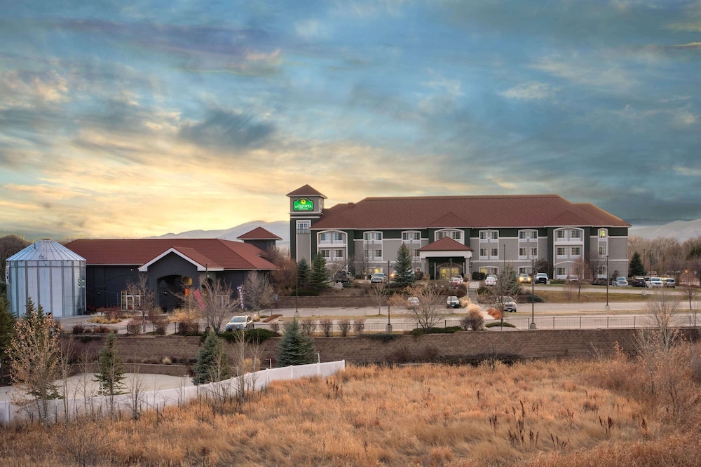 La Quinta Inn & Suites by Wyndham Loveland 1/45