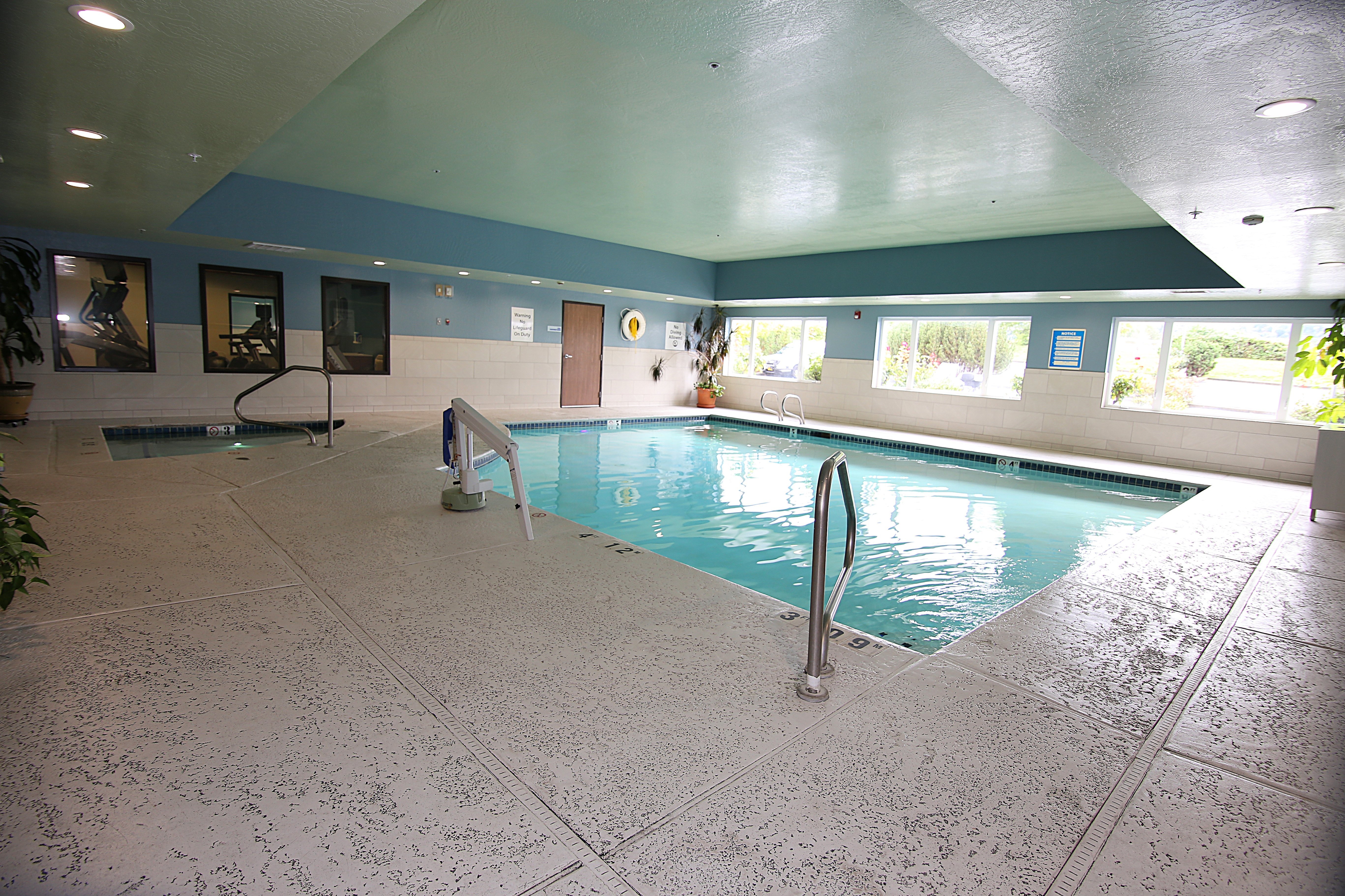 Holiday Inn Express Hotel And Suites Ashland 30/55