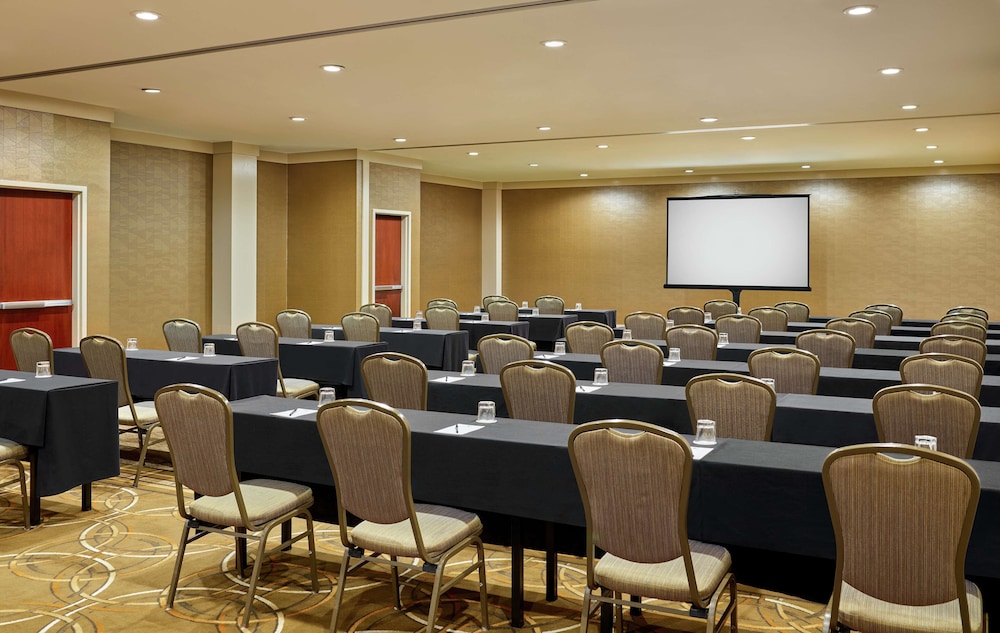 DoubleTree by Hilton Houston Intercontinental Airport 45/54
