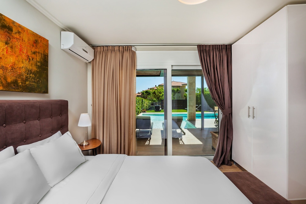 Sunny Villas And Spa 2/50