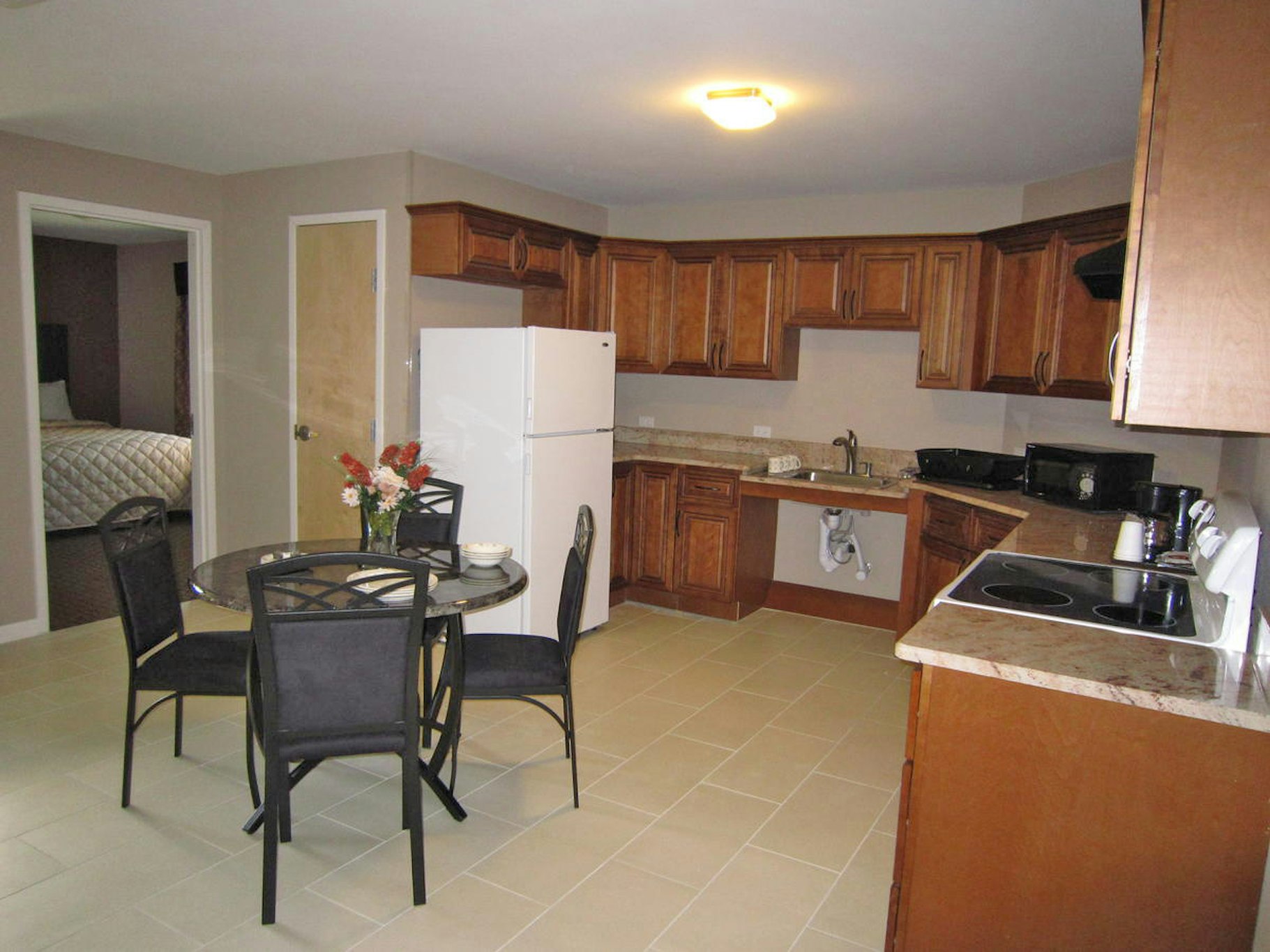 Red Carpet Inn And Suites Monmouth Jtc 25/38