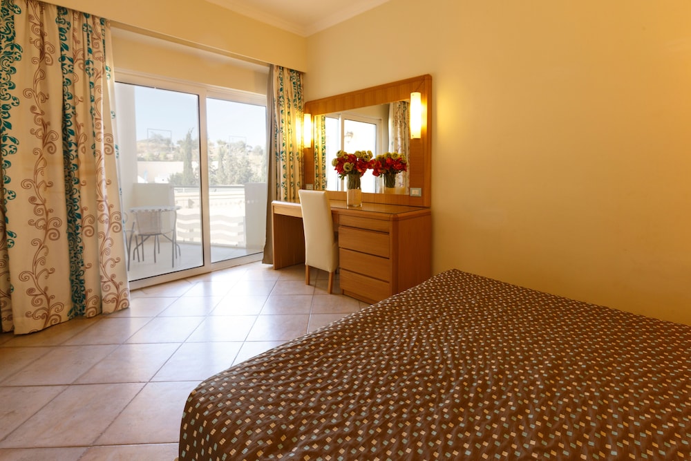 Lindos Royal 25/50