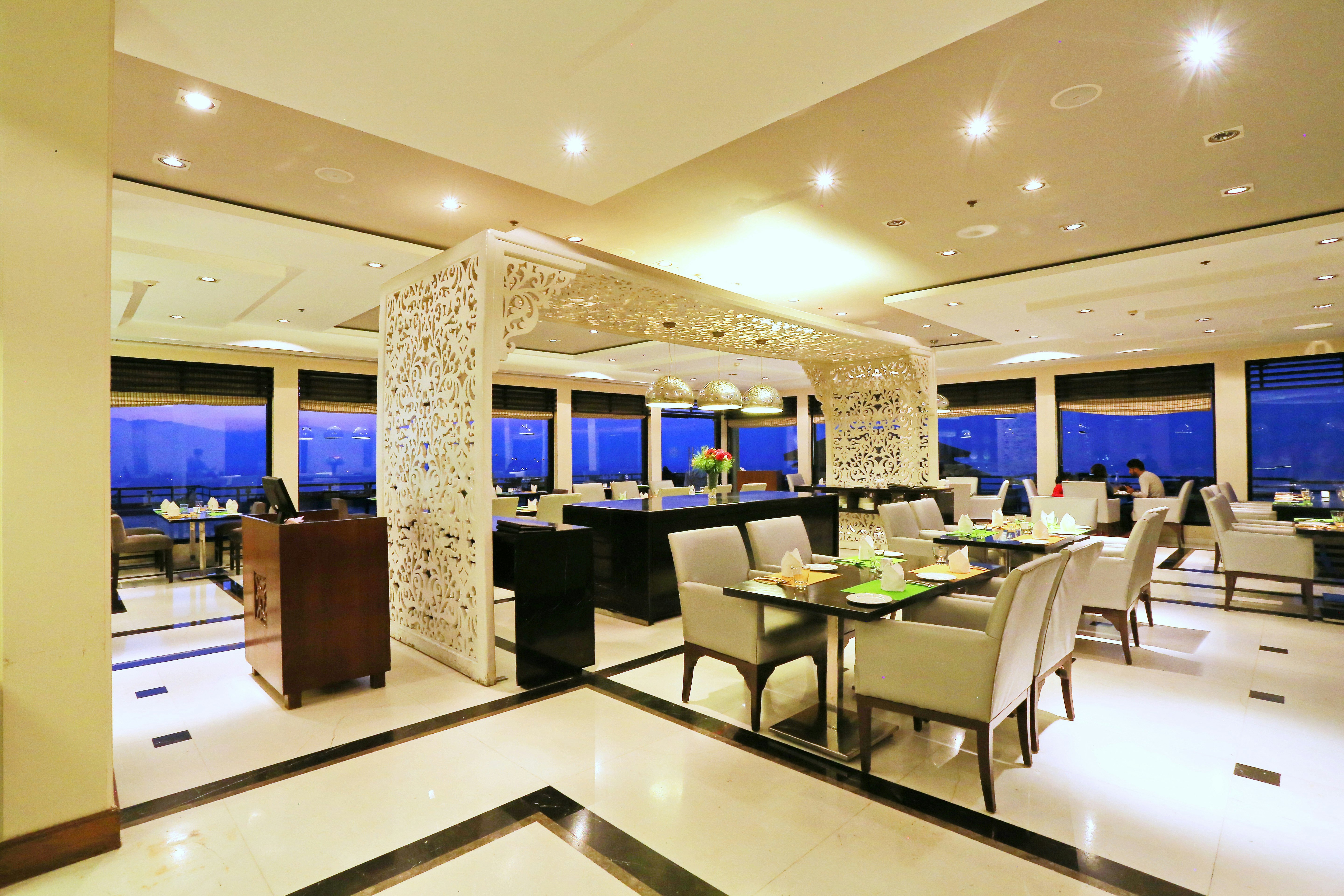 Taj Dal View Srinagar 34/50