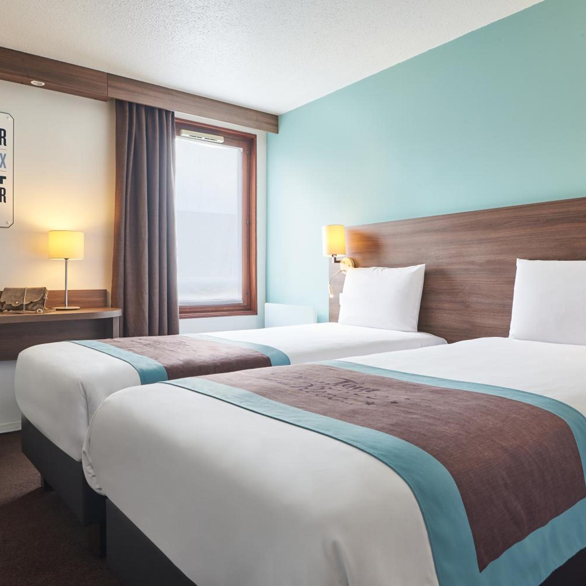 Room, Twin Beds
