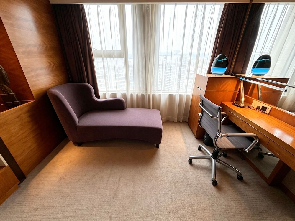 Grand Mercure Dongguan Humen 69/74