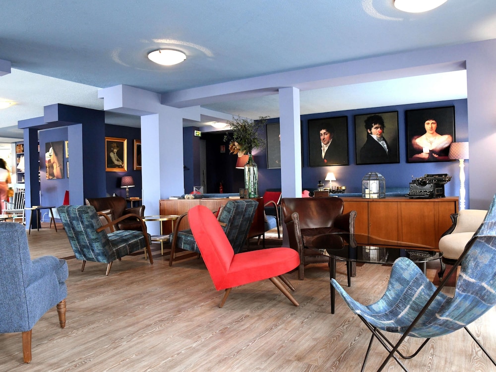 lobby