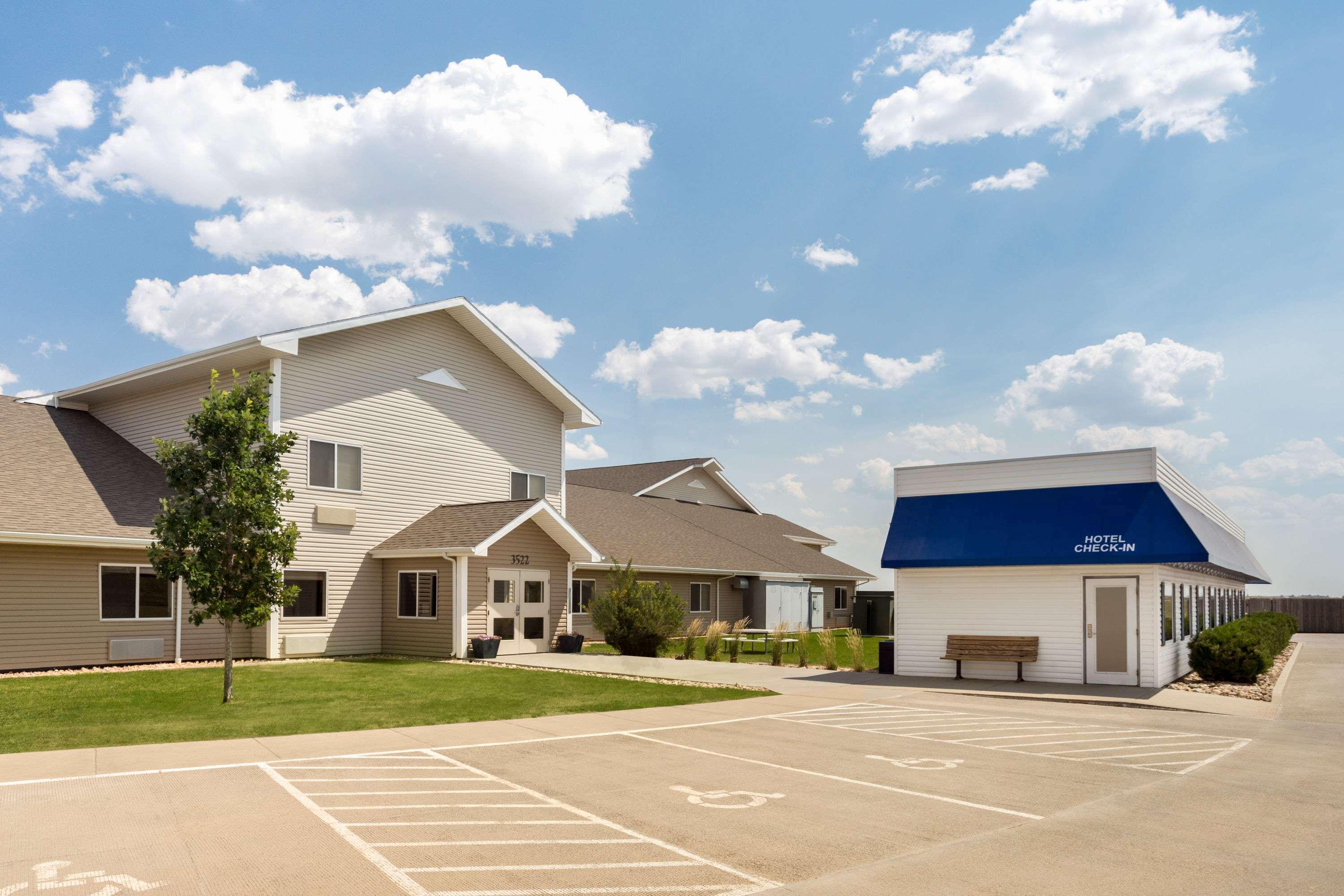 Travelodge by Wyndham Bill WY Thunder Basin Ntl Grassland 27/32