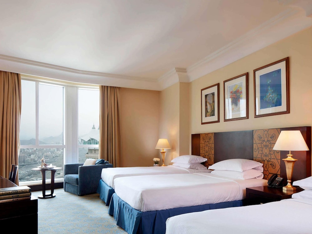 CLASSIC, 3 BEDS, CITY VIEW