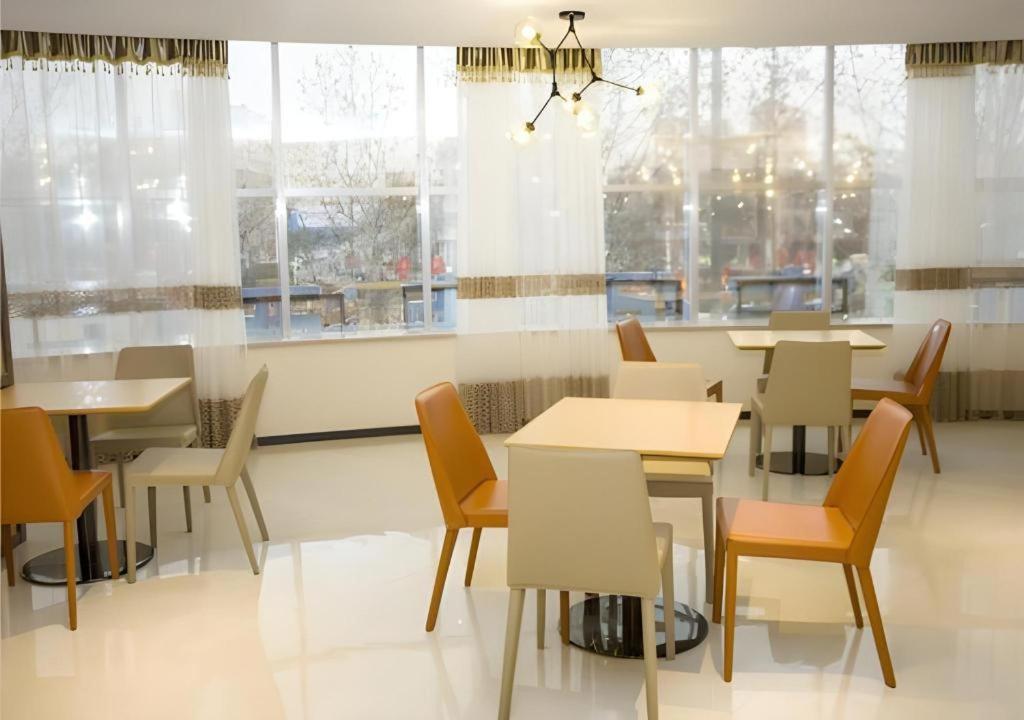 City Comfort Inn Yuzhou Dayuxiang 42/48