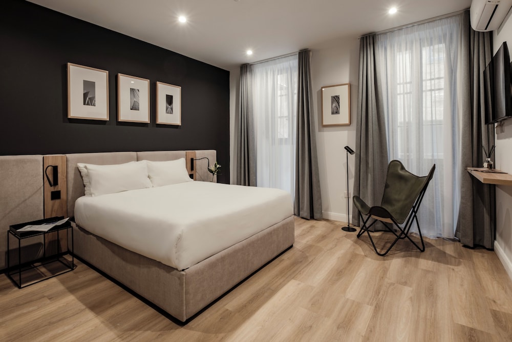 19 Rooms 8/71