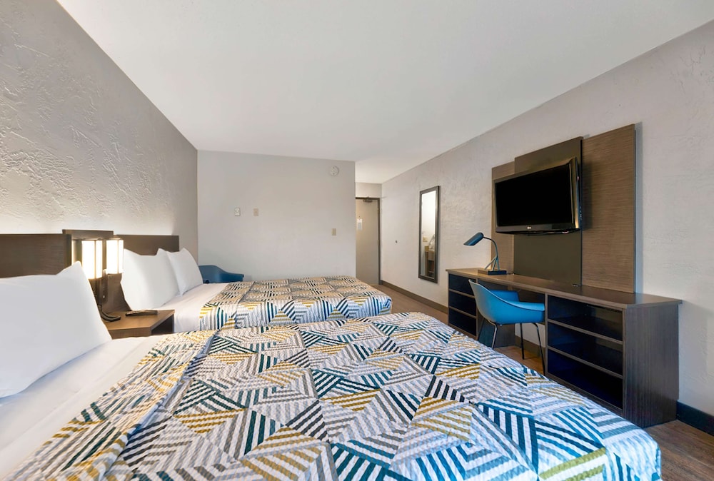 Motel6 Oak Creek, WI 7/53