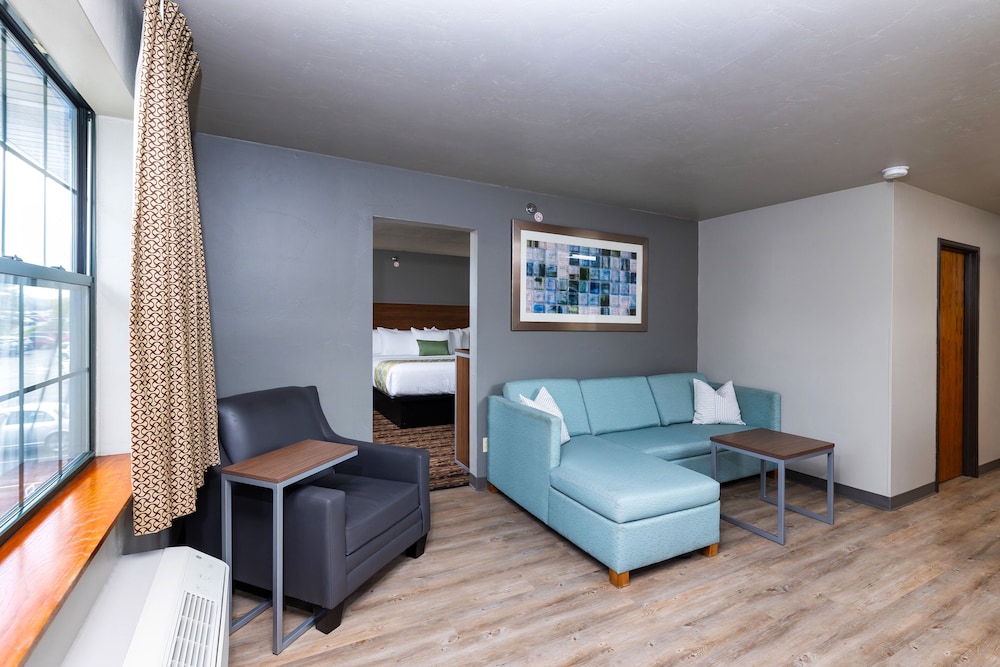 Extended Stay Airport 27/50