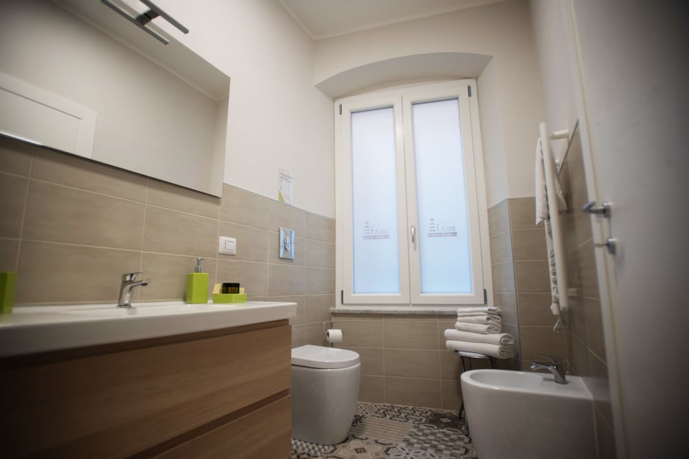 6thLand Rent Rooms La Spezia 44/50