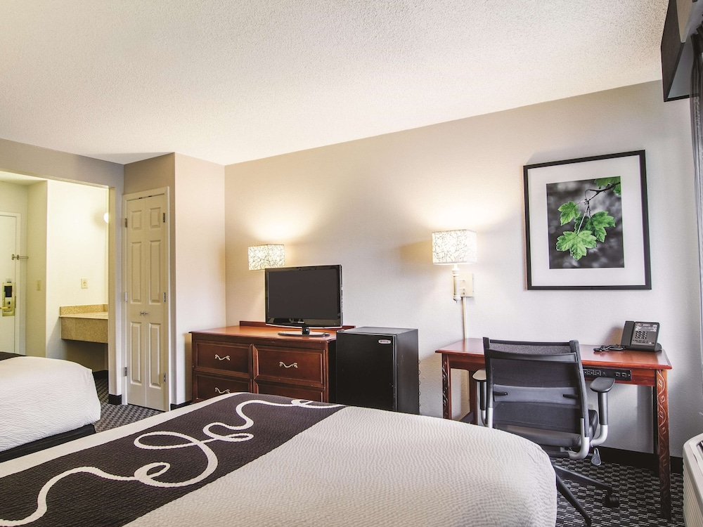 Wingate by Wyndham Brunswick GA / I-95 16/37