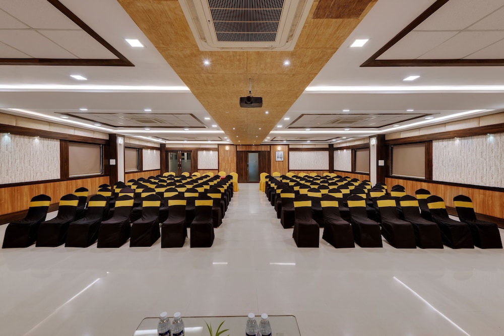 Click Hotel Sagar Plaza Chakan Pune 39/48