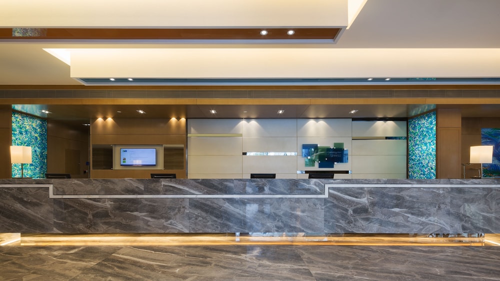 Holiday Inn Express New Jinqiao 4/35