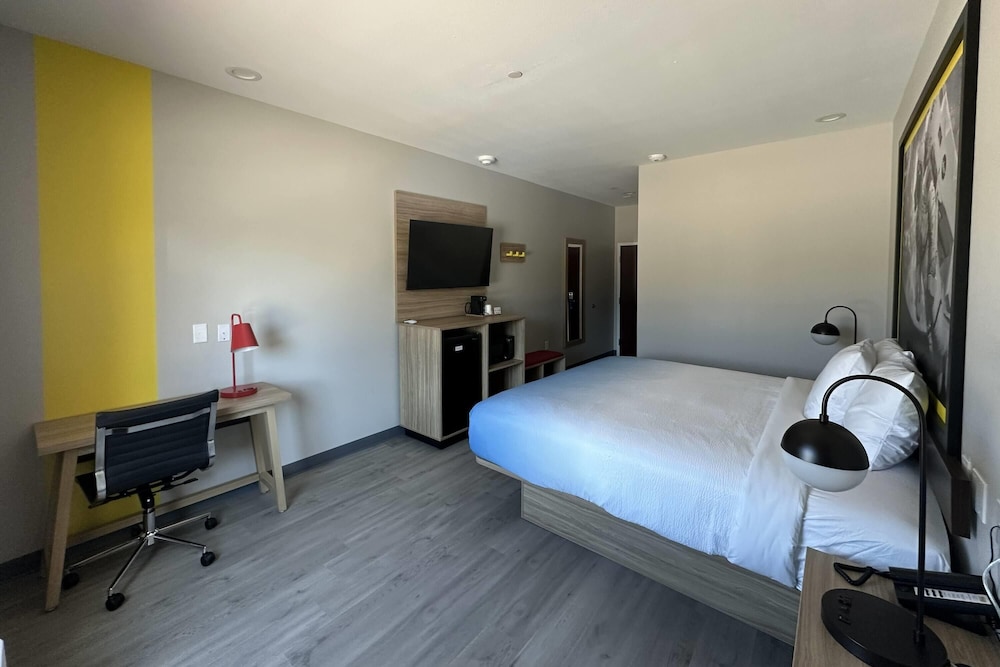 Room, King Bed