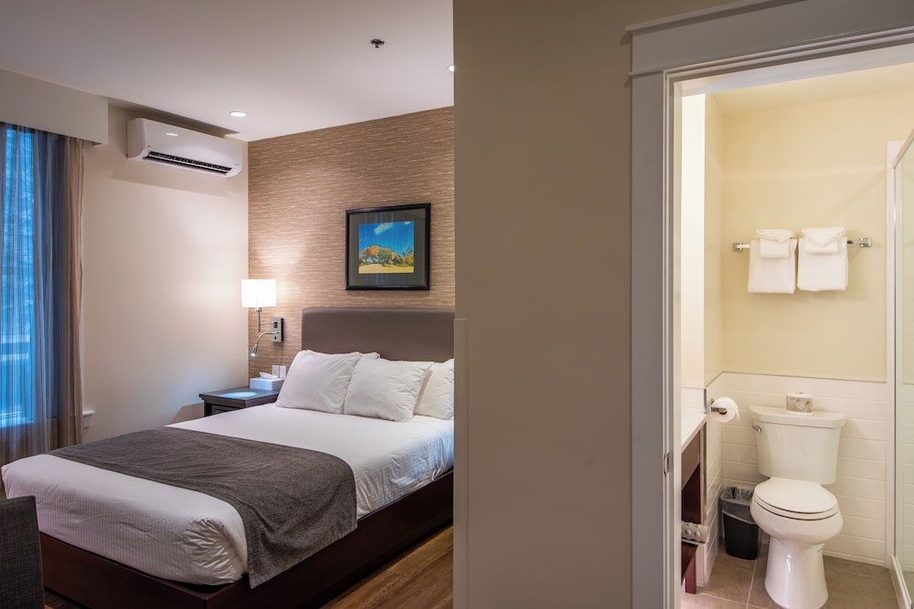Strathcona Hotel 41/42