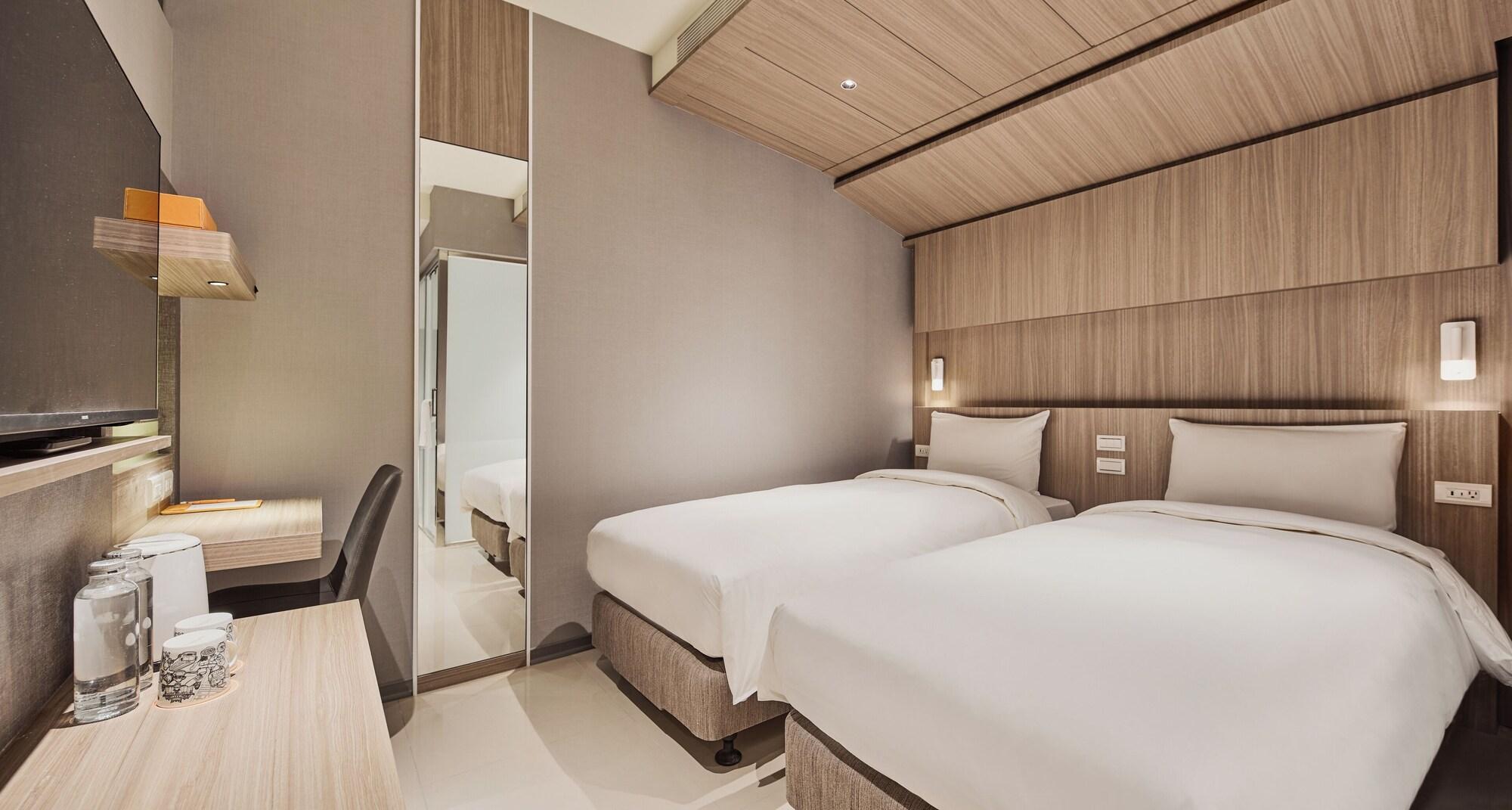 Orange Hotel Ximen Hanzhong 25/49