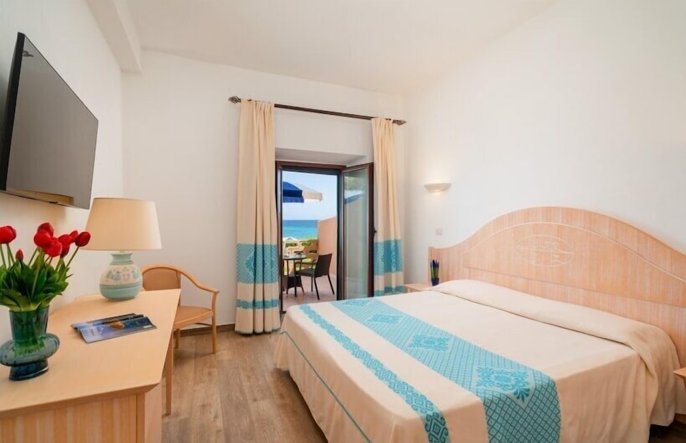 DELUXE, BEACH FRONT, SEA VIEW