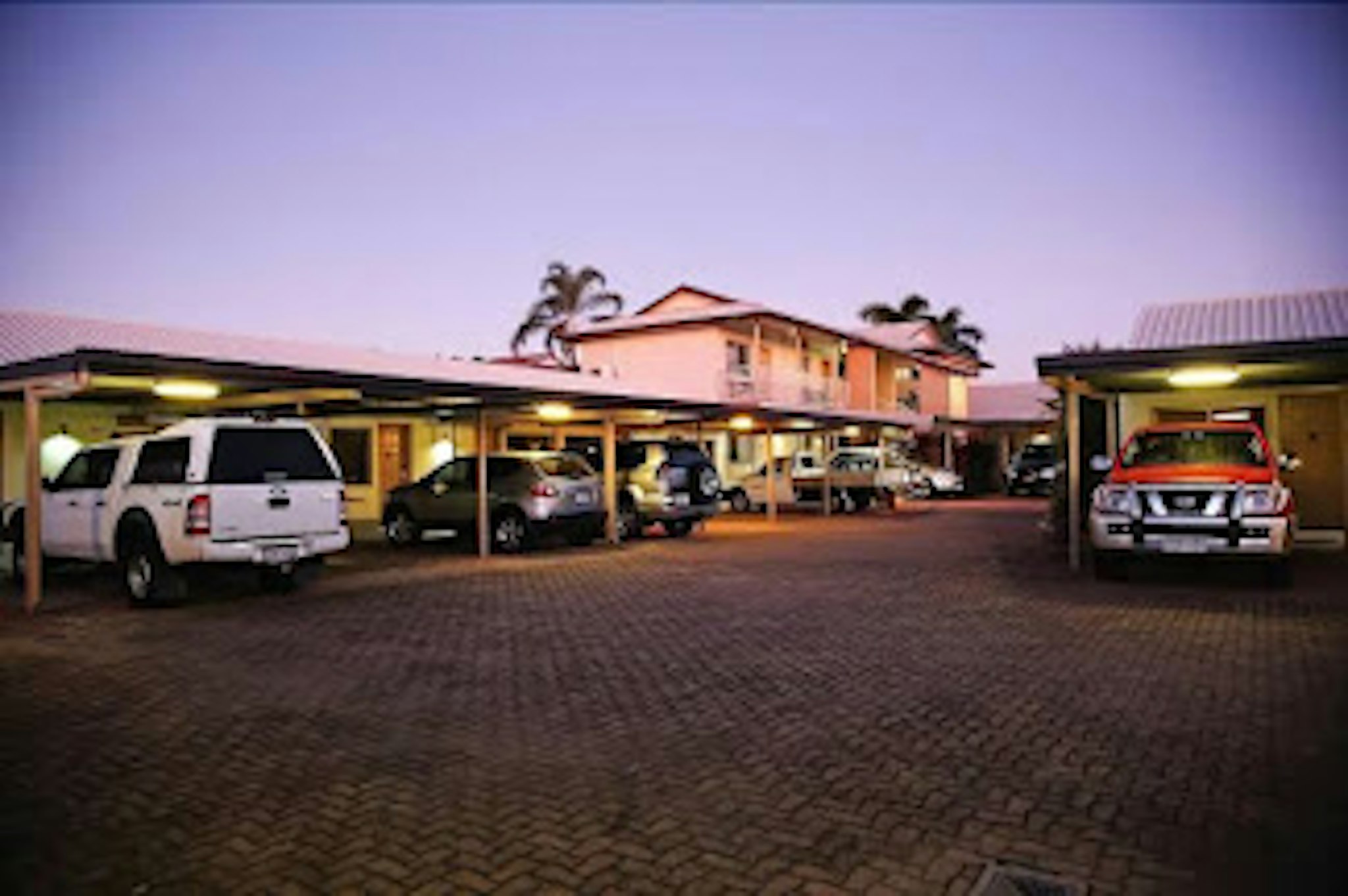Cascade Motel in Townsville 4/5