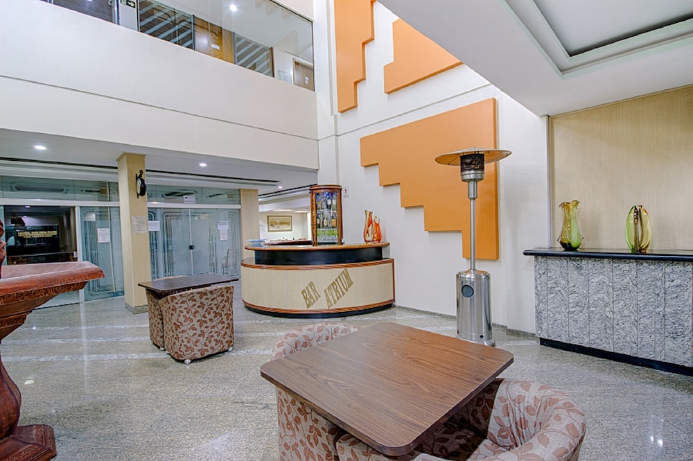 Hotel Golden Park Curitiba by Nacional Inn 17/97