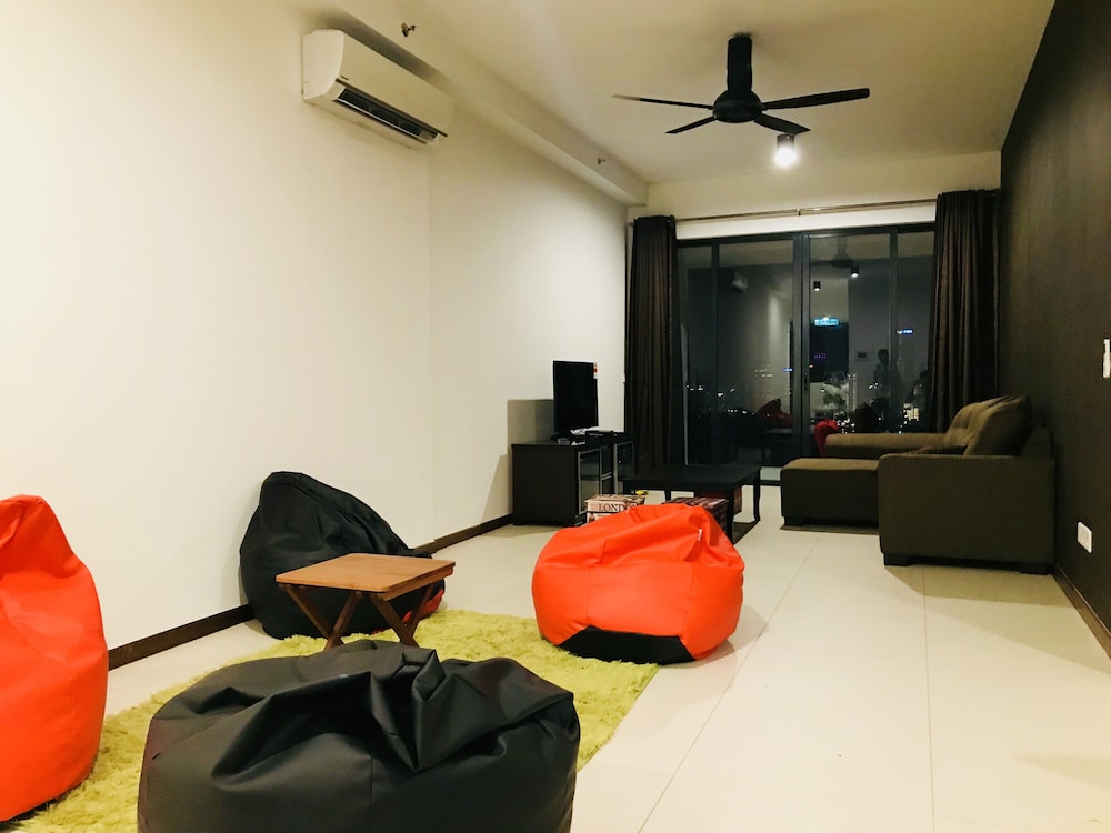 The Landmark Studio Suite 28/50