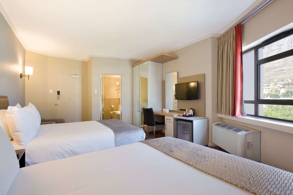 ROOM, 2 DOUBLE BEDS