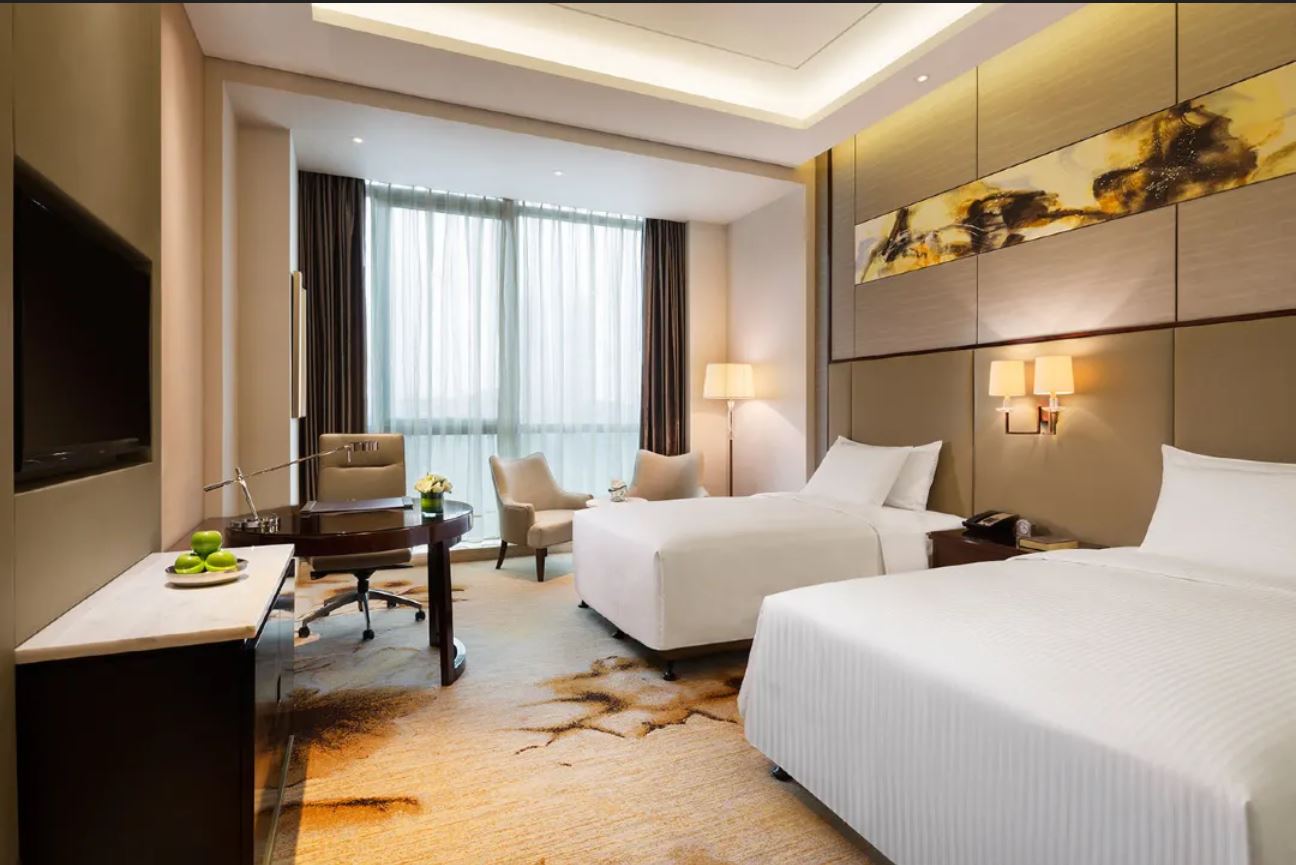 DELUXE, TWIN BEDS