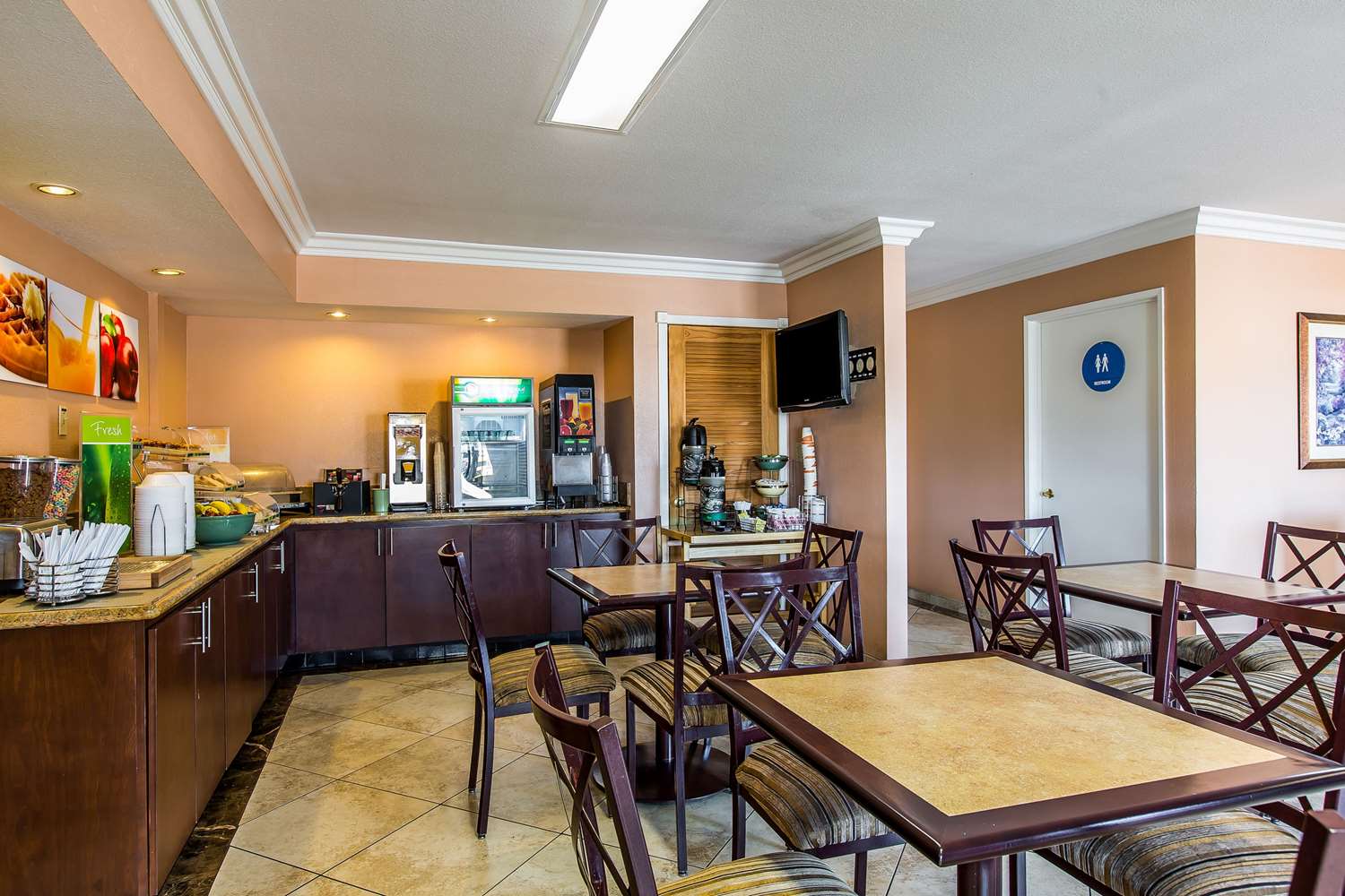 Quality Inn Lake Elsinore 41/51