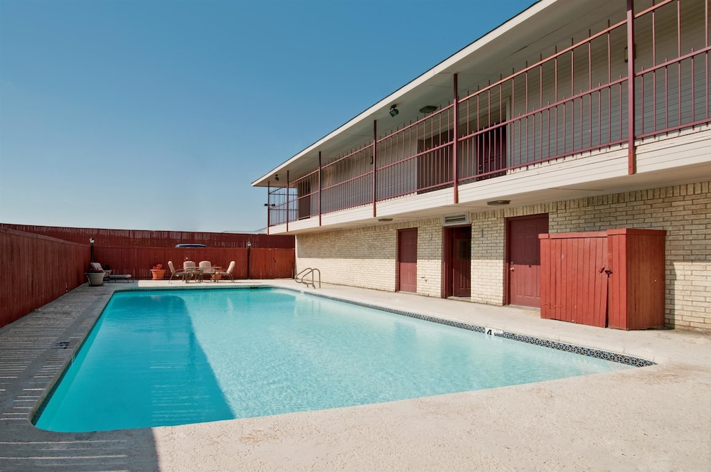 Americas Best Value Inn Midlothian Cedar Hill 4/31