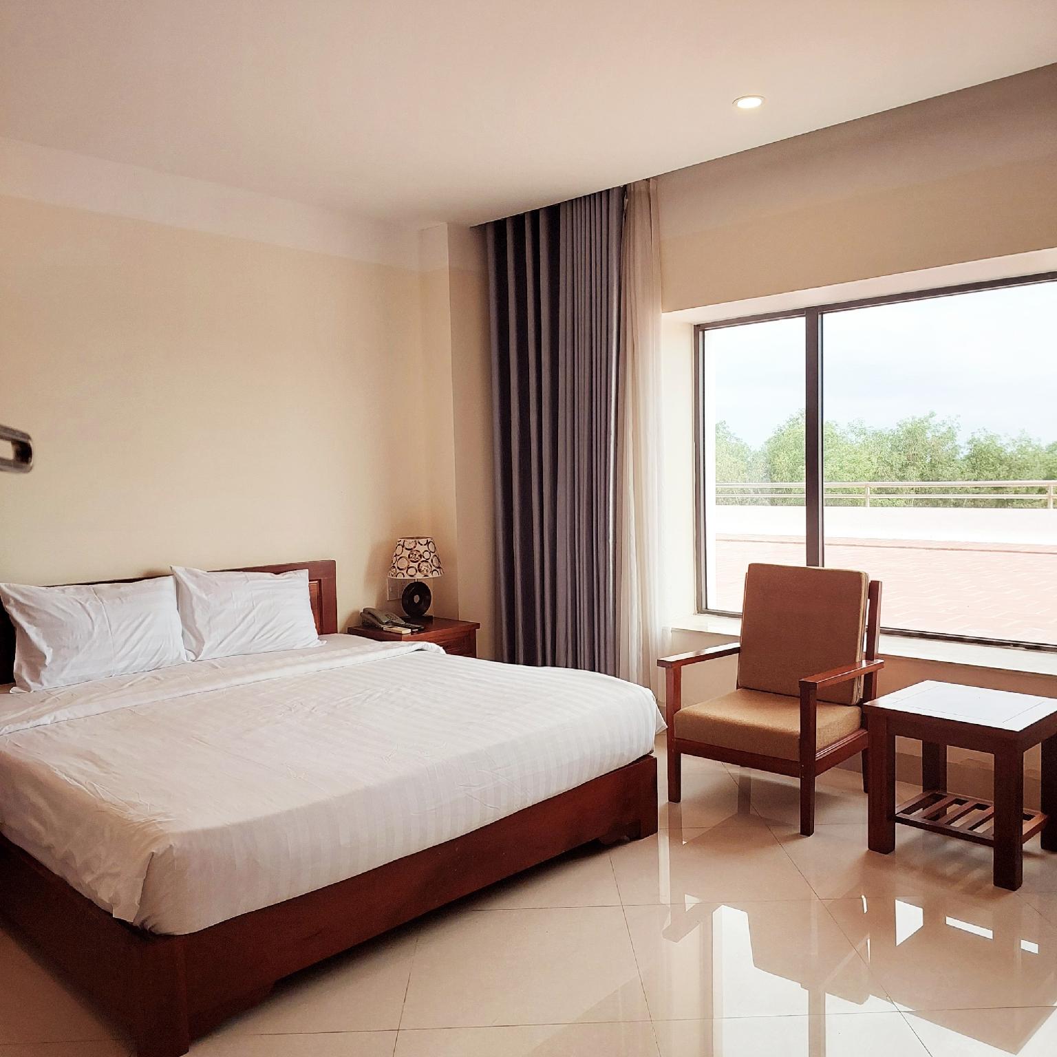 Deluxe, King Bed, Partial View