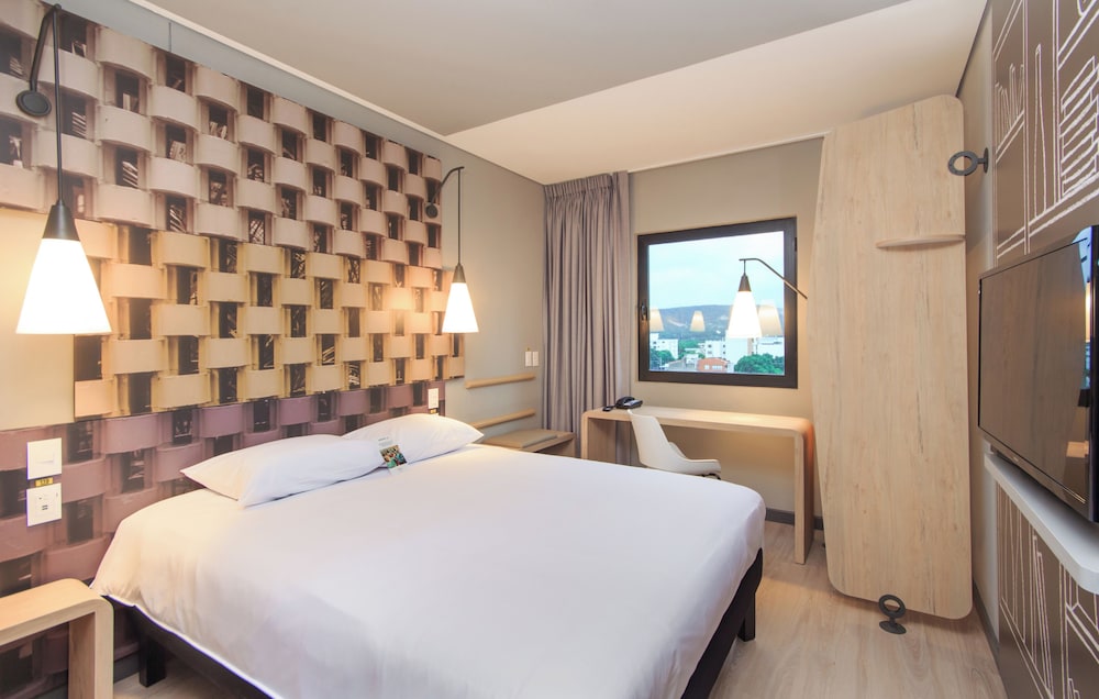 Ibis Cucuta 32/75