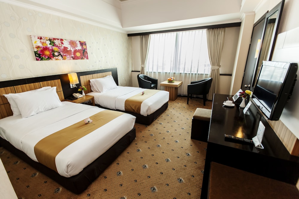 Orchardz Jayakarta Hotel 22/73