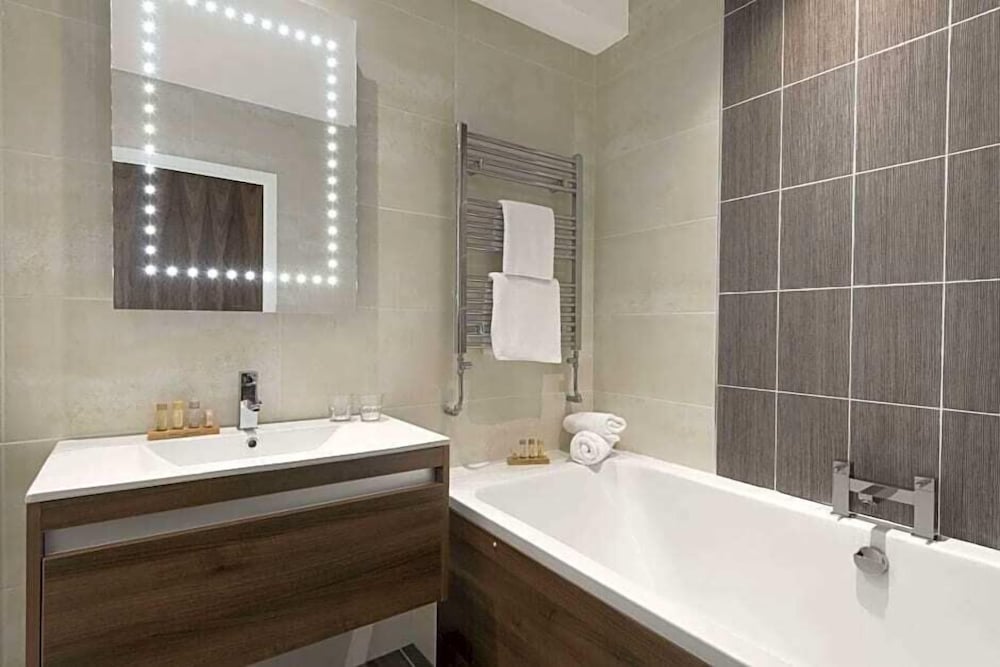 Park Hall Hotel and Spa Wolverhampton 32/64