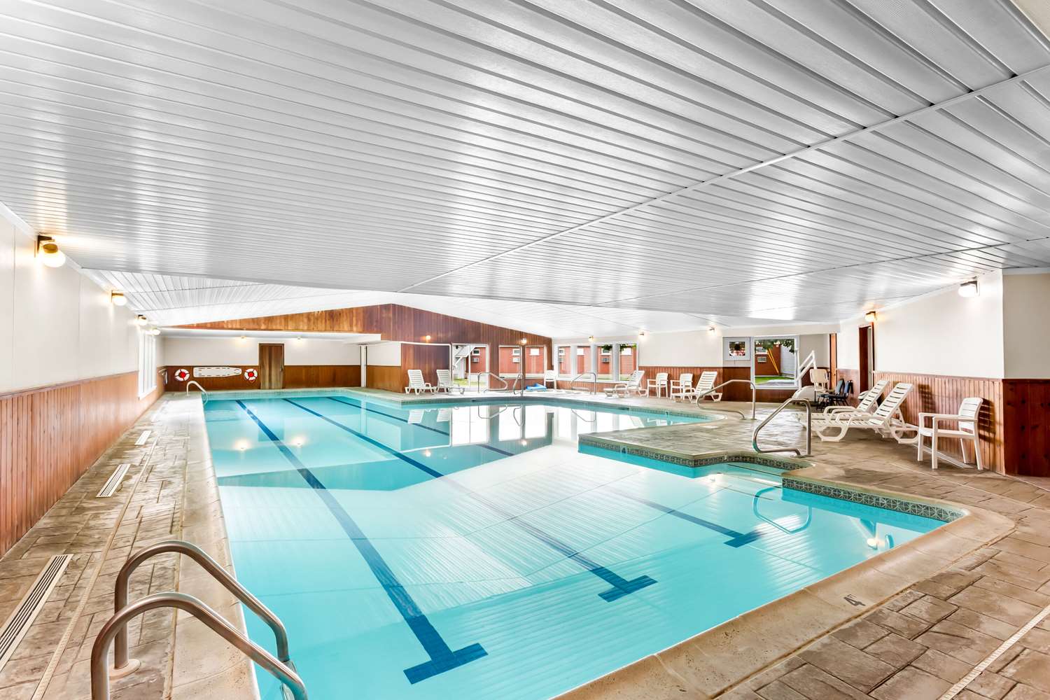 Quality Inn & Suites Gorham White Mountains 24/45