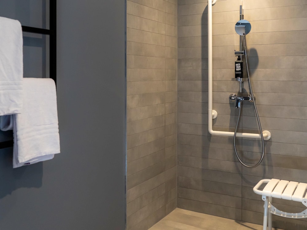 Ibis St Paul Trois Chateaux 50/50