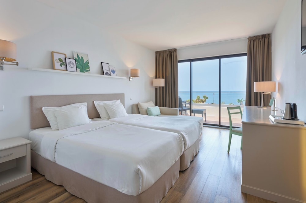 Caloura Hotel Resort 11/50