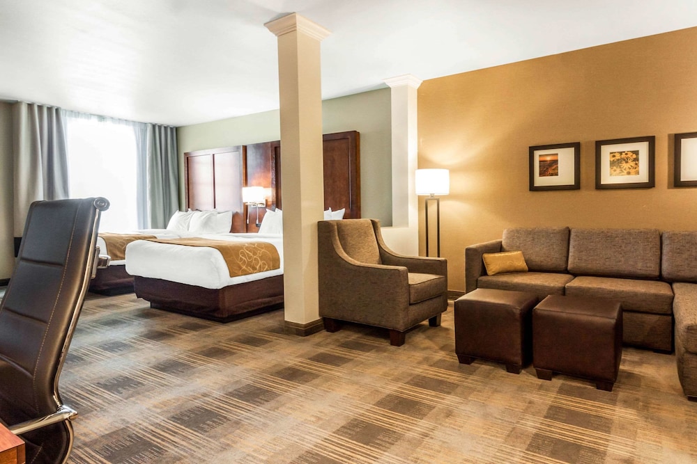 Comfort Suites Brookings near University 37/51