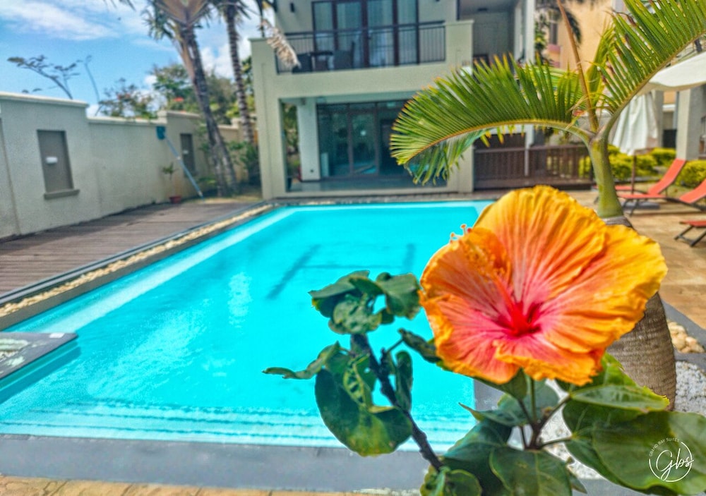 Grand Bay Suites 59/65