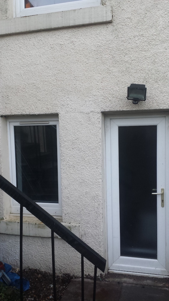 Glasgow Hampden Garden Apartment 6/10