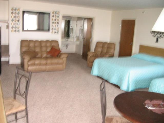 Little Bear Motel 17/43