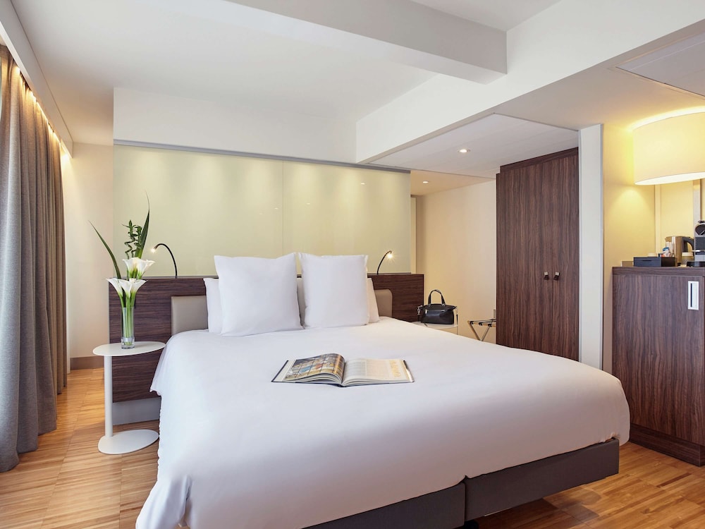Mercure Paris Arc de Triomphe Etoile 31/72