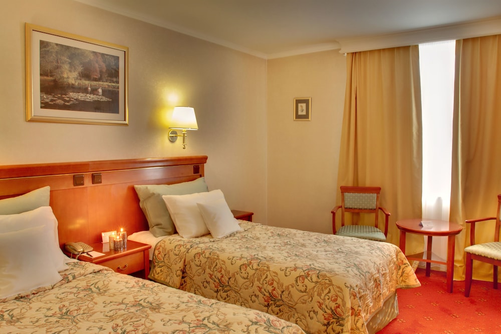 Mcc Mazurkas Conference Centre Hotel 8/50