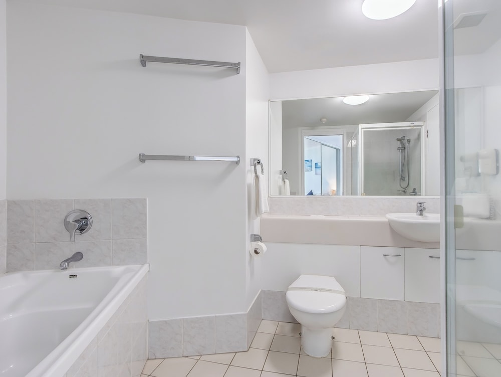 Neptune Resort 80/80