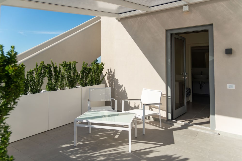 Insula Boutique Hotel 12/31