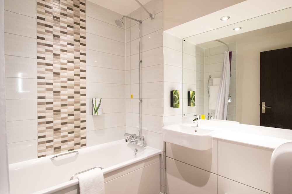 Premier Inn Chatham/Gillingham (Victory Pier) Hotel 52/52
